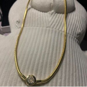 Pandora Sparkling Crown O Snake Chain Necklace, Gold-Plated

Necklace :17 inches